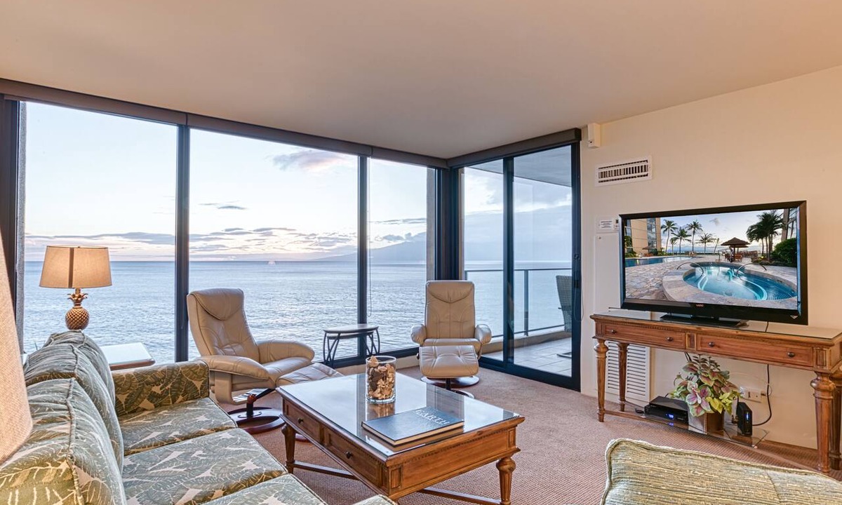 Honokowai Condo | 100% Oceanfront & Unobstructed View -The Mahana 8th floor, 1BR/2BATHROOMS!