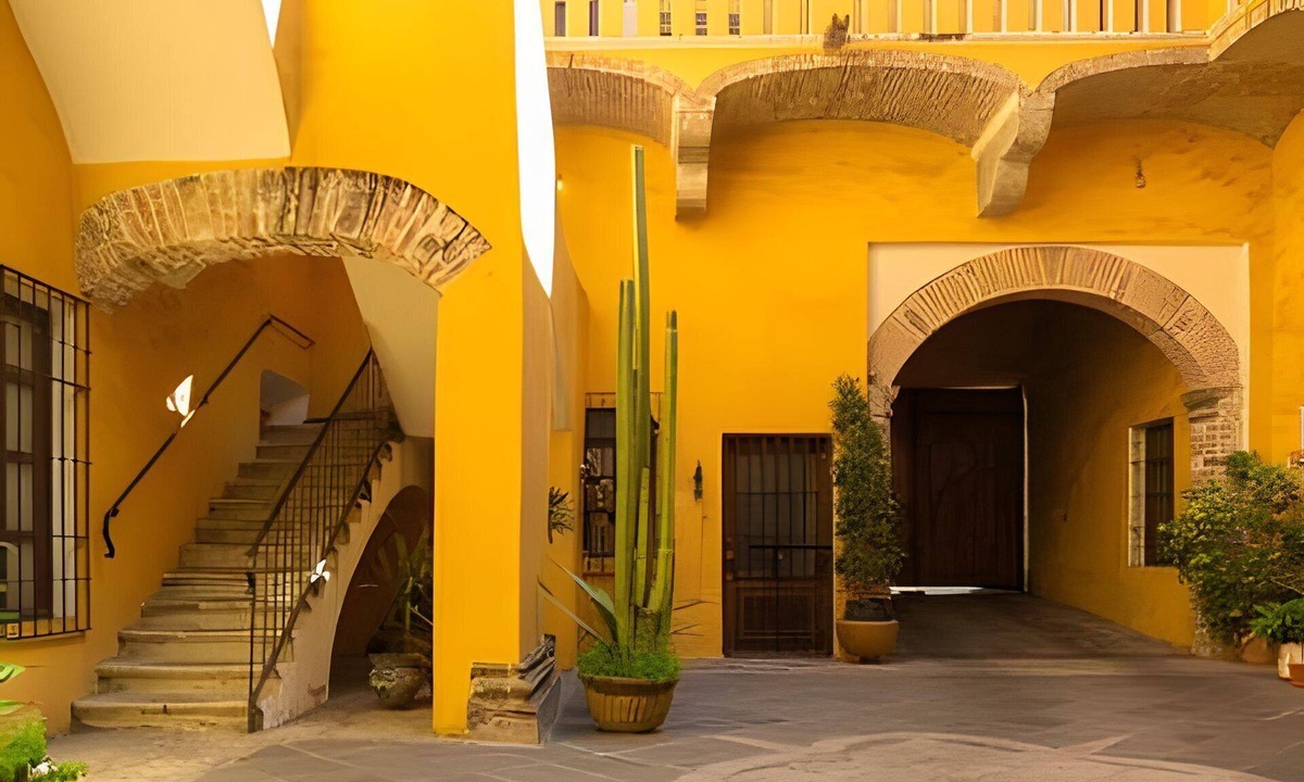 Puebla Historic Center House | 17th Century “Casa de la Virgen” | 5Beds + Parking