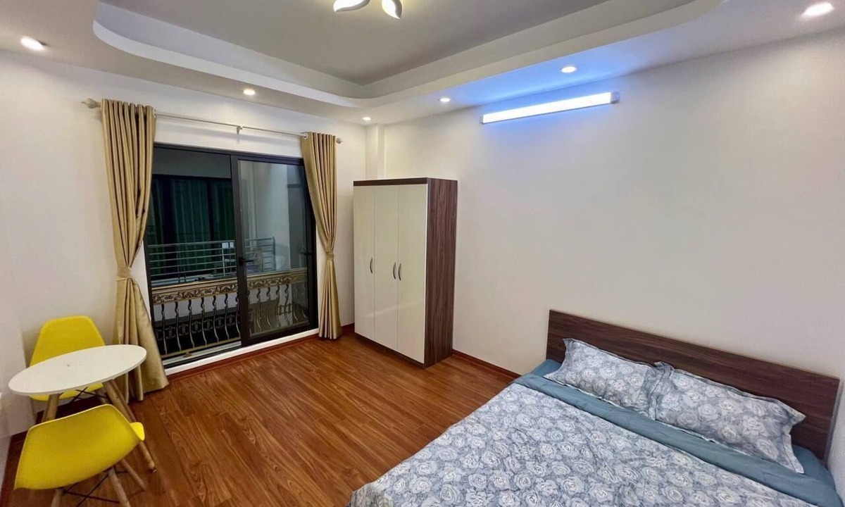 Quang An House | “2–3BR Apartment in Tay Ho – Ideal for Small Groups”