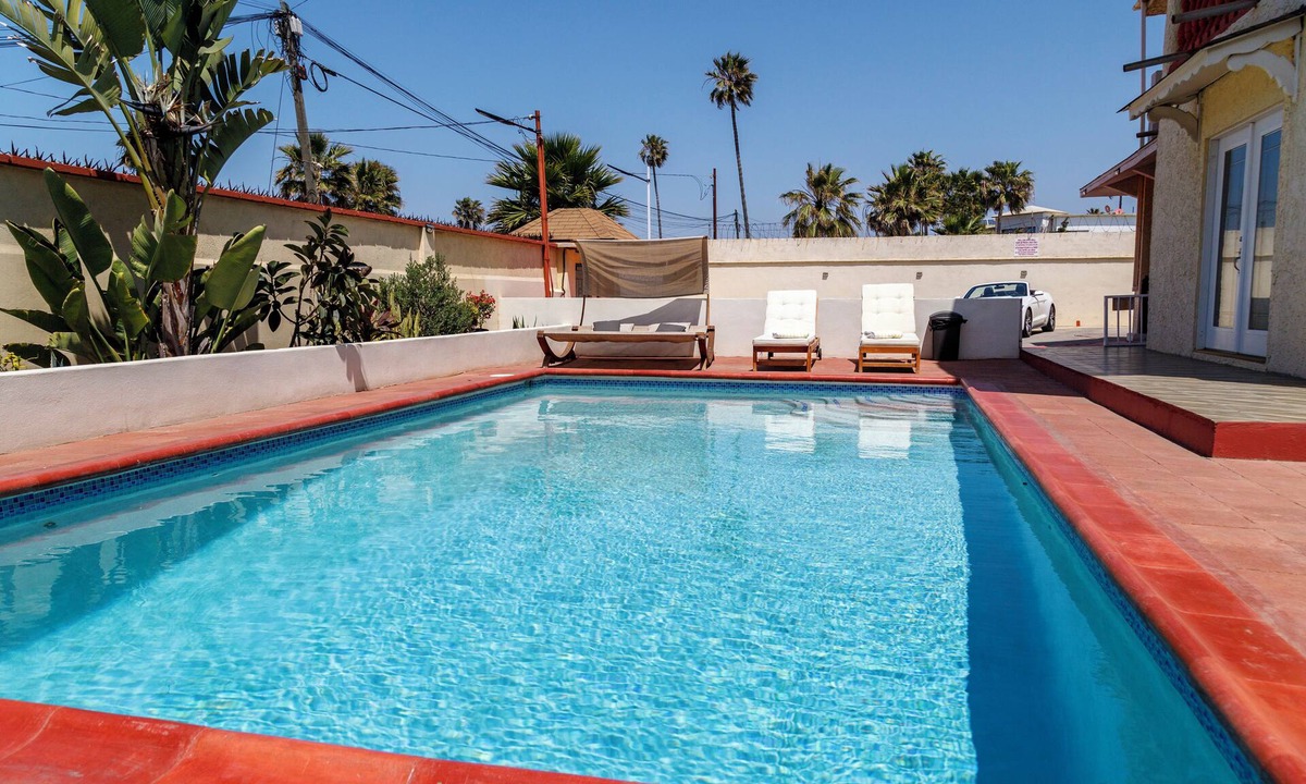 Ensenada Cottage | 2 Bedroom Suite in beautiful Ensenada with a jacuzzi in the room. Ocean view!