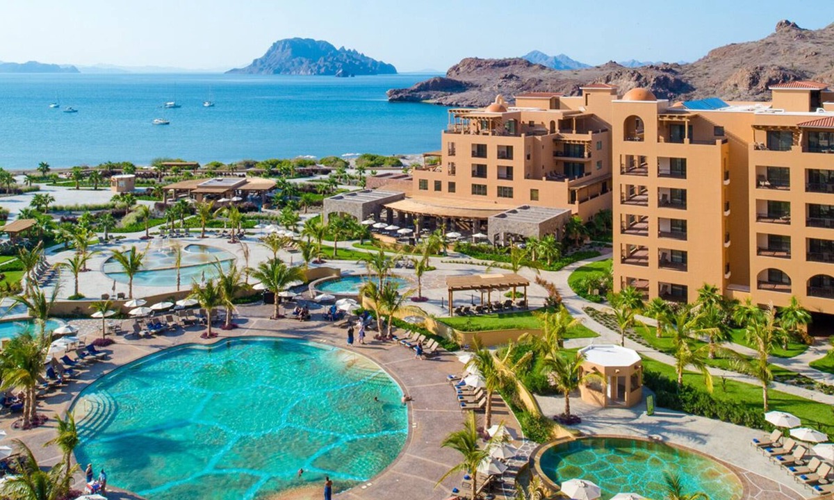Loreto Resort | 3 Bedroom Luxury Suite PREMIUM FLOOR. Villa Del Palmar at the Islands of Loreto.