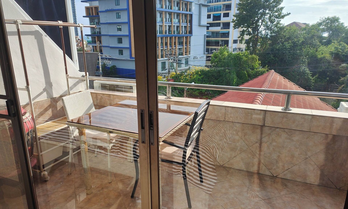 Pratumnak Hill Apartment | 305 Jomtien Hill Resort