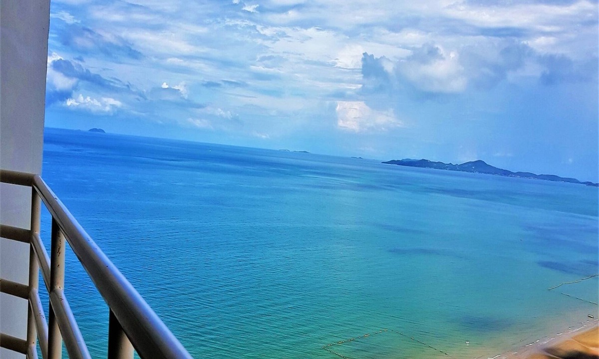 Pattaya Apartment | 30th Floor Sea View Studio at View Talay 8