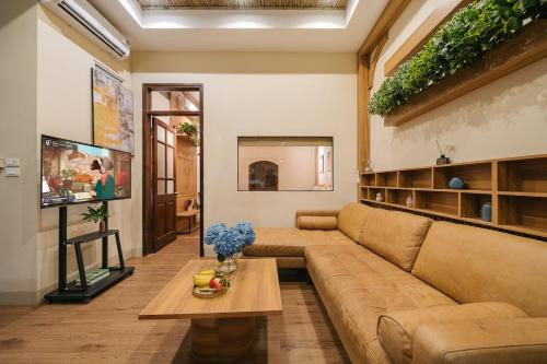 Hang Buom Apartment | 33 Mã Mây