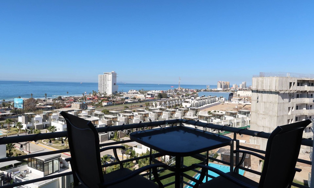 Constitucion Condo | 3BR Oceanview retreat with AC, Sleep 8, Gated, Top floor, Pool, Security 24/7