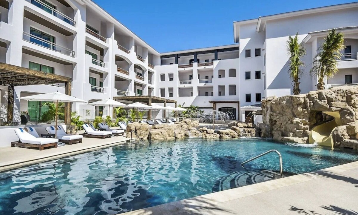 Zona Hotelera Hotel | 4 Coastal King Suites w/Ocean View – 5-Min Drive to Historic Plaza Mijares