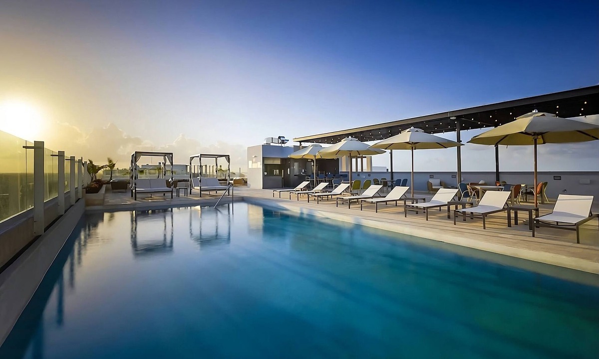 Zona Hotelera Hotel | 4 Units Close to Cancun Underwater Museum!