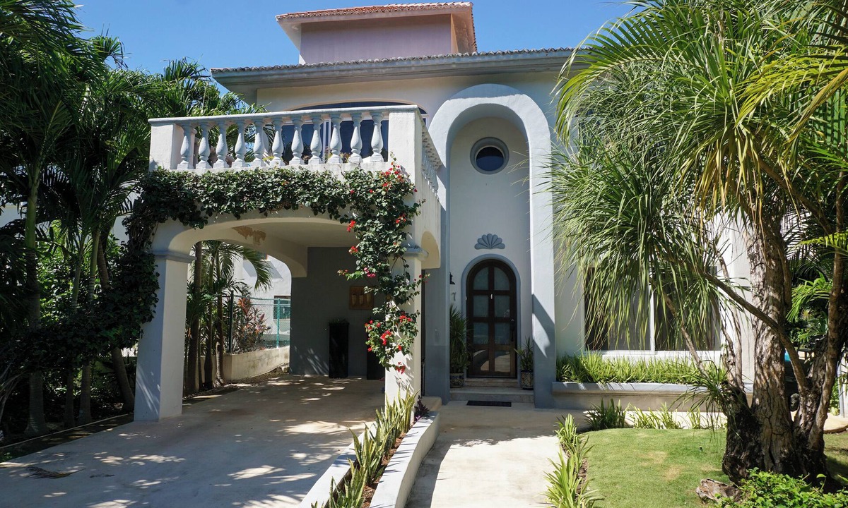 Playacar House | 5BR Playacar Home Private Pool on Golf Course Walk to Beach & 5th Ave