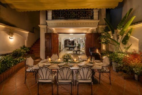 Quang An Villa | 6BR Family Villa with Jacuzzi near West Lake