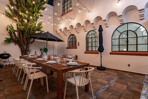 Benito Juarez House | 7 bedrooms Napoles House with Terrace and BBQ and Parking