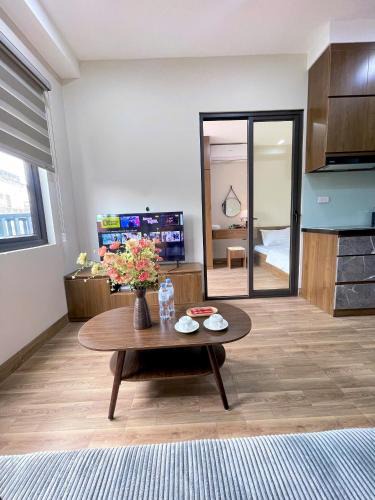 Long Bien House | 90 Hoàng Như Tiếp