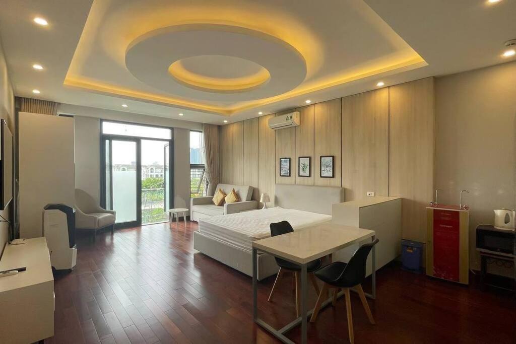 Nhat Tan Apartment | 93 Trịnh Công Sơn Home managed by Lily Home