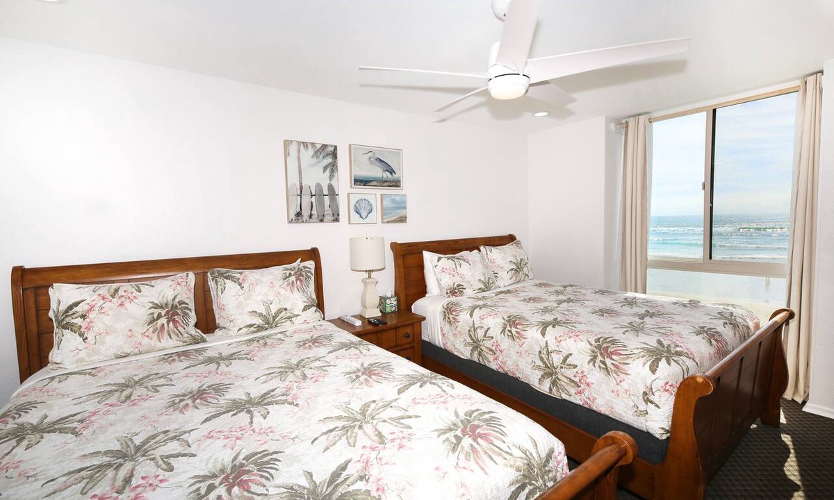 Townsite Condo | Absolute Beach Front Cottage! Panoramic Views E20 North Coast Village