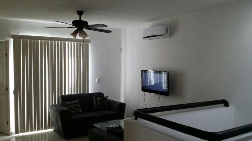 Guadalupe Apartment | AIRPORT SHORT & LONG TERM EXPRESS ALMERIA x
