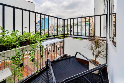District 3 House | Anh Garden phòng ban công tầng 4