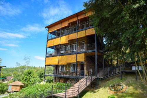 Madagui Town Cabin | Anne's Garden
