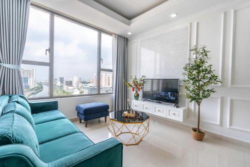 Bach Dang Riverside Apartment | Apartment Luxury Center HCM City with Infinity Pool