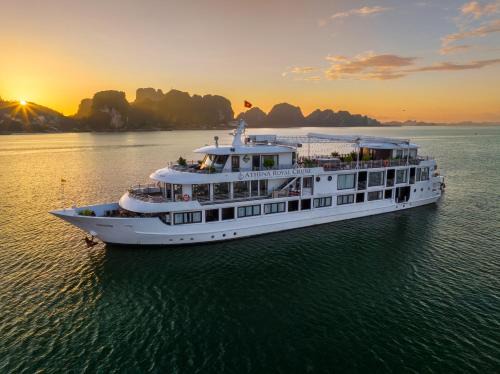Bai Chay Boat Rental | Athena Royal Cruise - Luxury in Halong Bay