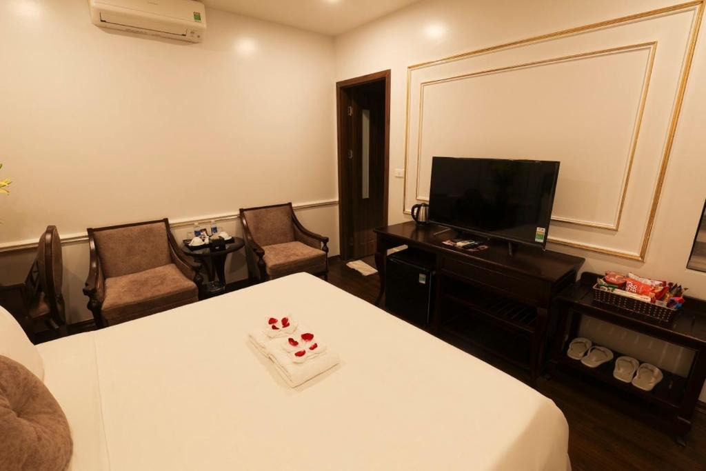 Ha Dong Hotel | Bay Luxury - Royal Văn Phú Hotel