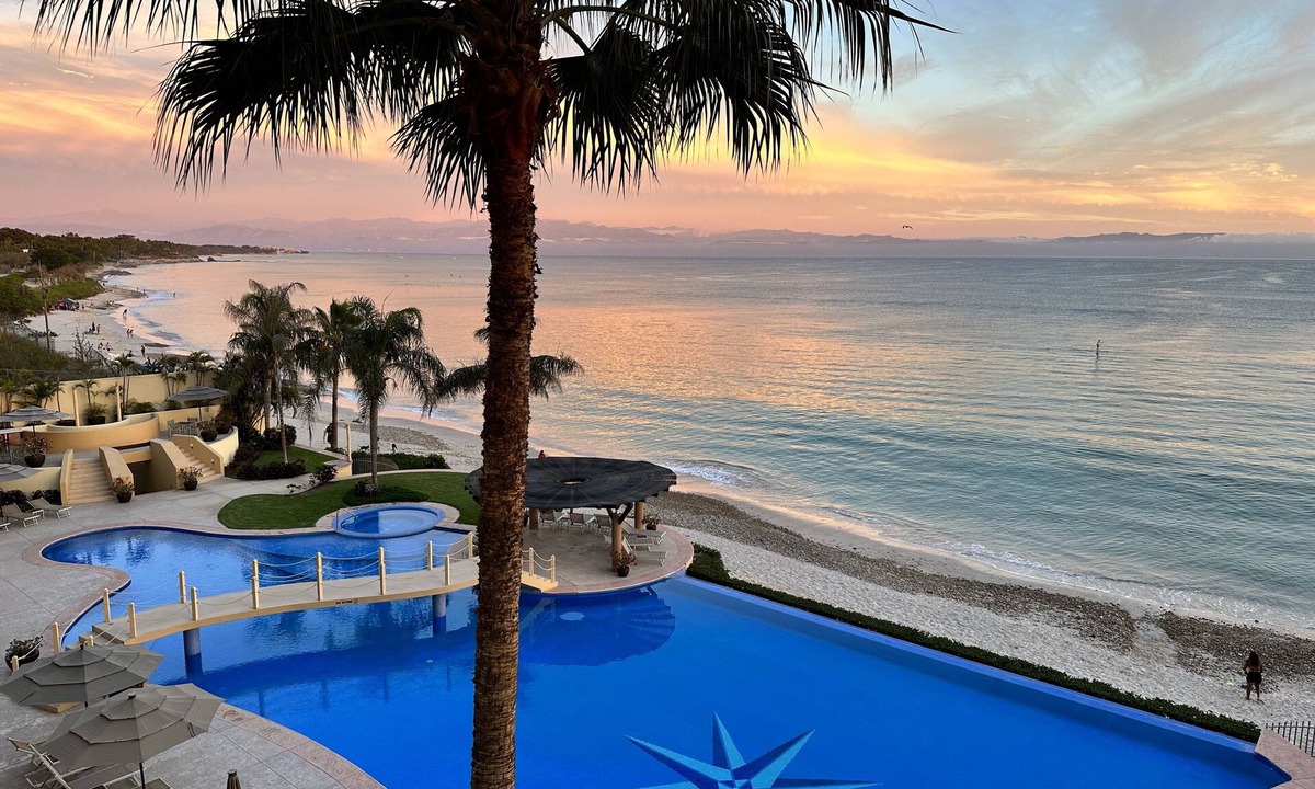 Emiliano Zapata Condo | Beach Front 4 Bedroom Villa @Punta de Mita