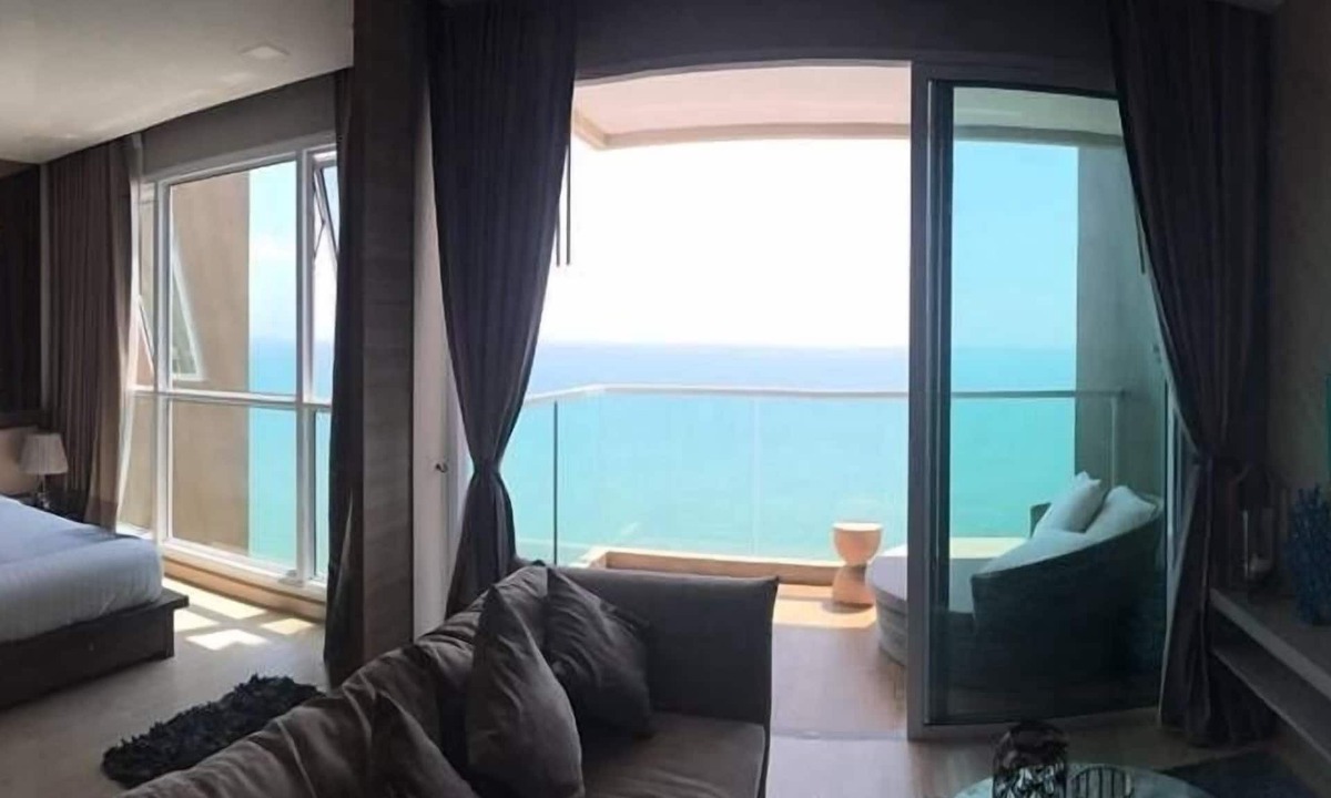 Na Kluea Apartment | BEACHFRONT 1BR STYLISH LUXURY CONDO
