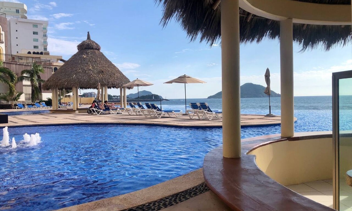 Marina Mazatlan Condo | BEACHFRONT 2 BEDROOM CONDO IN LAS GAVIAS RESORT - Sleeps 6