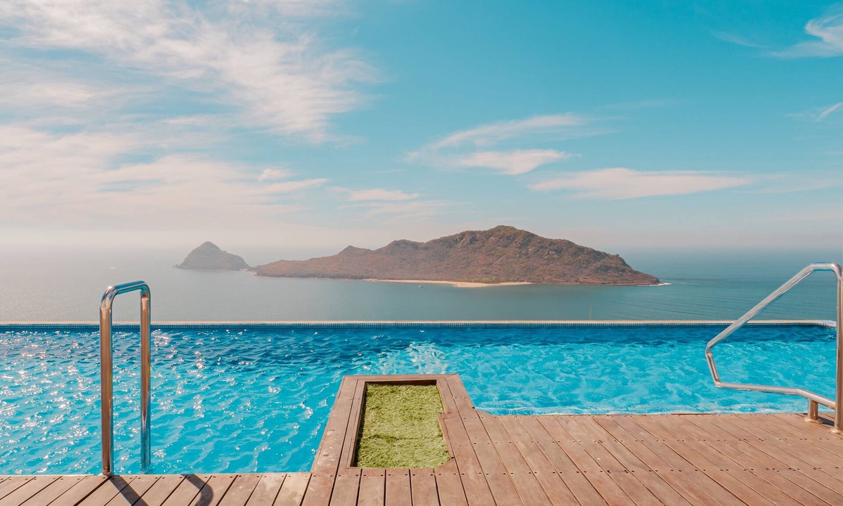 Las Gaviotas Apartment | Beachfront Condo with Magnificent views