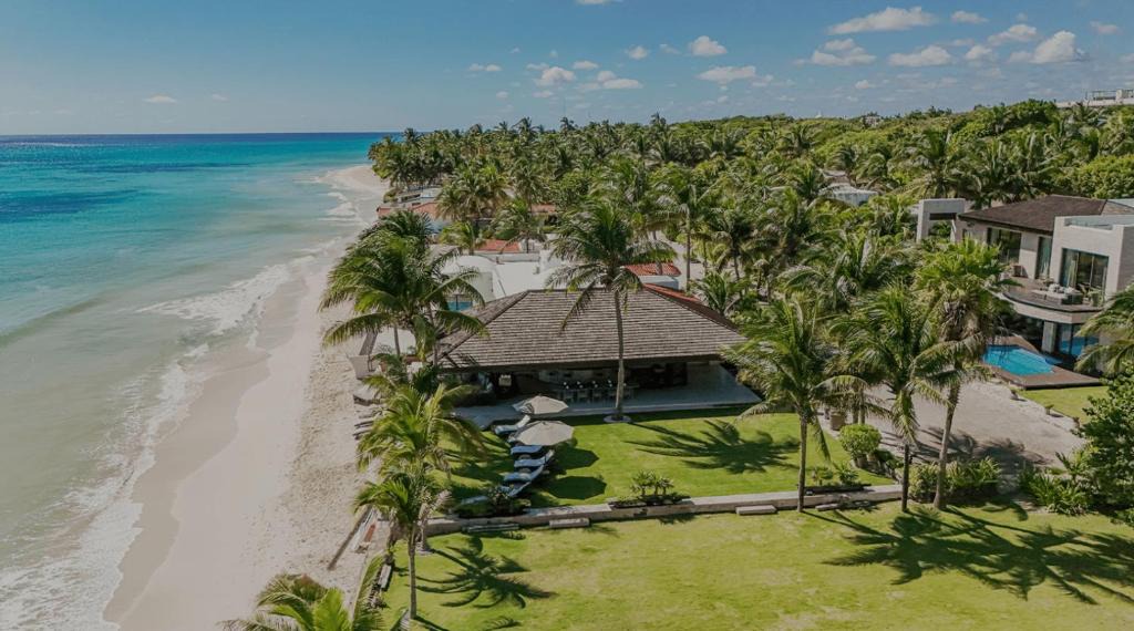 Playacar Beach Villa | Beachfront House of Sirens