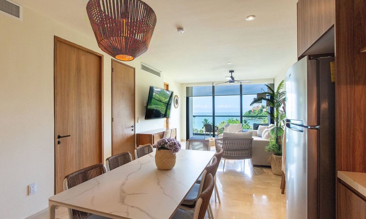 La Cruz de Huanacaxtle Apartment | Beachfront Condo, Zantamar 305