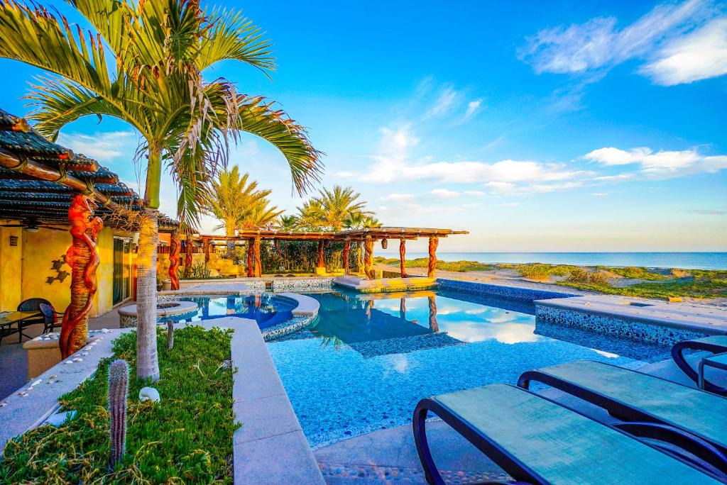 La Paz Villa | Beachfront Villa Estrella de Mar - Golf and Beach Resort