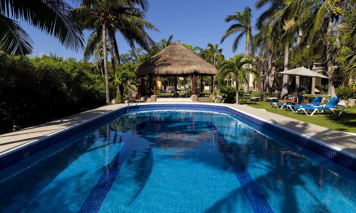Playa del Secreto House | Beautiful 2 Bdrs Villa with Pool,Private Beach,Wi-Fi, Kayaks, Manager, Chef .