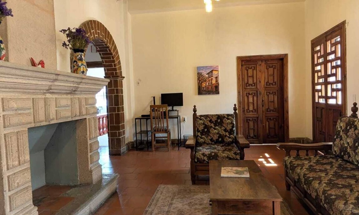 Taxco Apartment | Beautiful 2-bedroom colonial home in the heart of Taxco