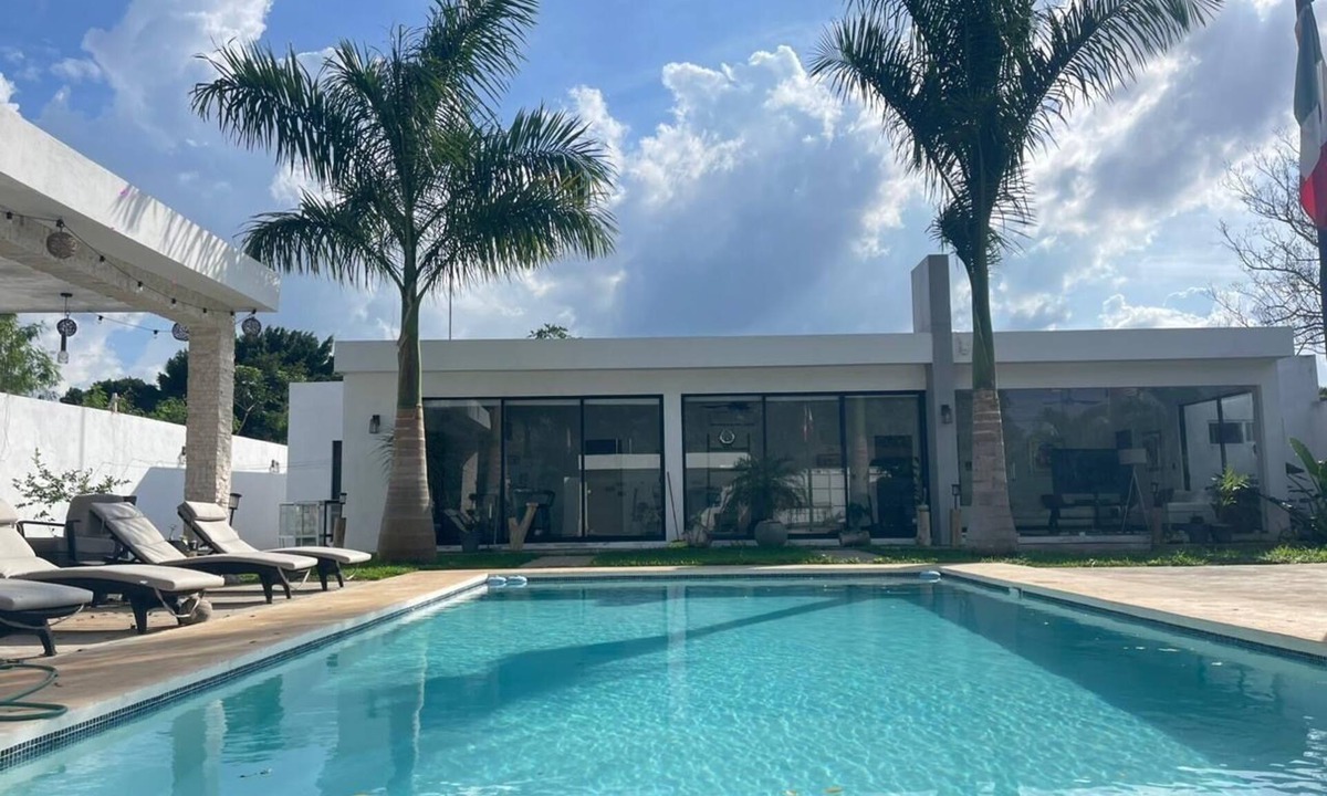 Merida House | Beautiful House in quiet neighborhood 15 min from airport