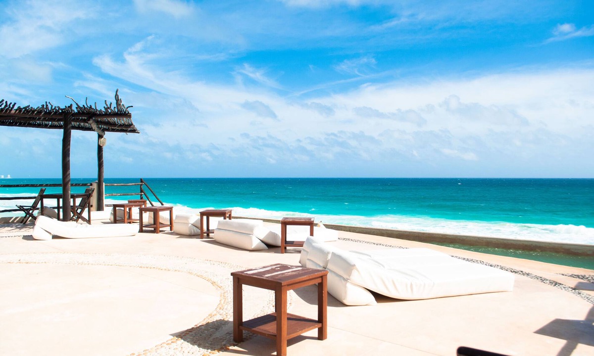 Punta Cancun Condo | Beautiful Ocean View Condo 1