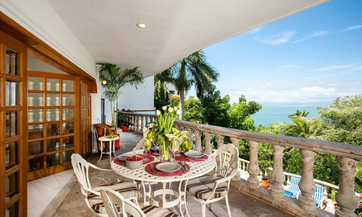 Conchas Chinas Condo | Beautiful & relaxing Condo Rojo in prestigious Conchas Chinas
