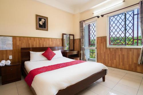 Binh Chanh Hotel | Belvilla Near Lotte Mart Formerly Nam Phuong Hoang Hau