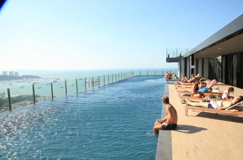 Pattaya Bay Apartment | Best Location In Pattaya, Sky Pool & Infinity Edge