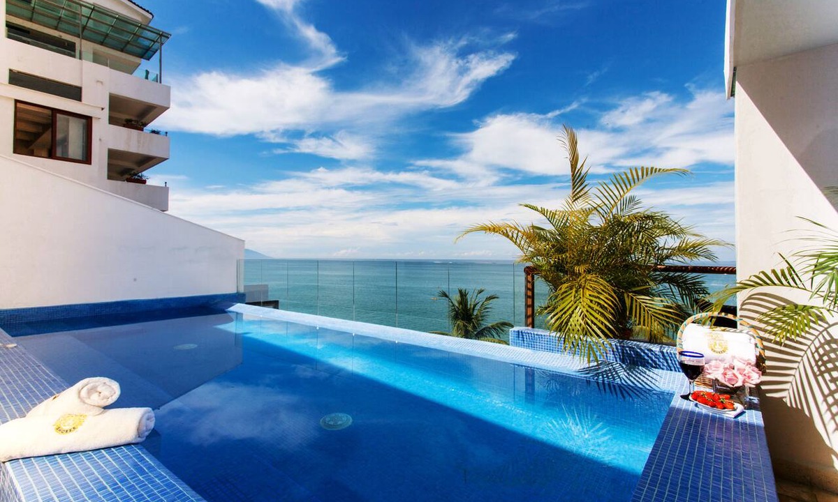 Amapas Condo | Best location right on los muertos beach, Sky Suite E