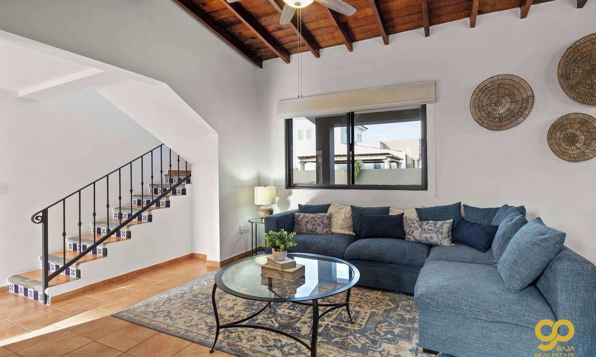El Centenario House | Blissful Bay Views, Steps to Beach, Private Yard