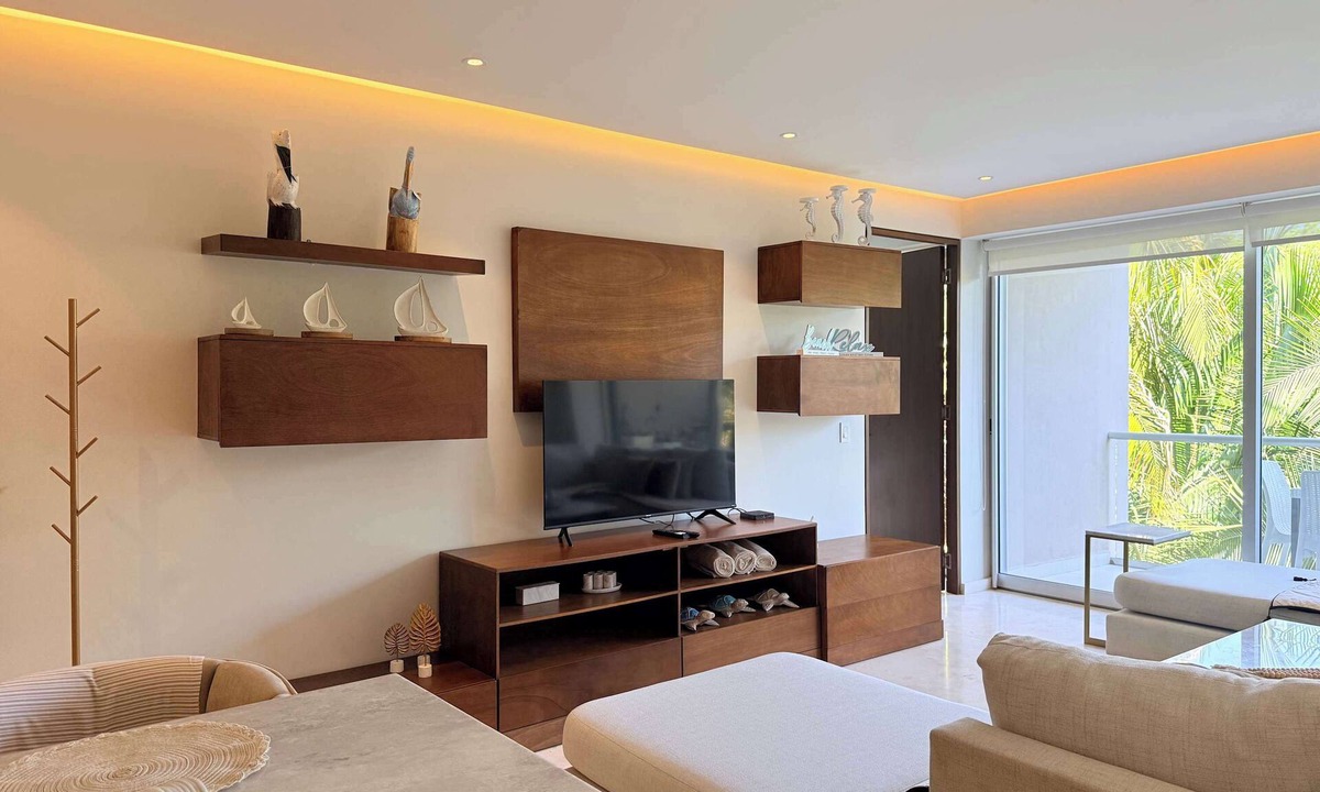 Emiliano Zapata Apartment | Bolongo 2BR your exclusive oceanfront escape