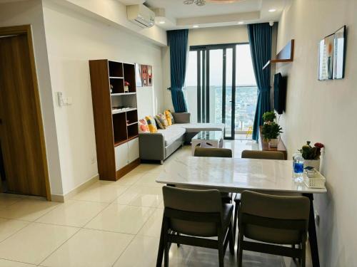 Tan Phu District Apartment | Căn hộ 2 Phòng Ngủ Emerald Celadon Tân Phú