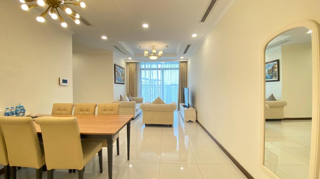 Hang Xanh Apartment | Căn hộ 3 Phòng ngủ Landmark Plus