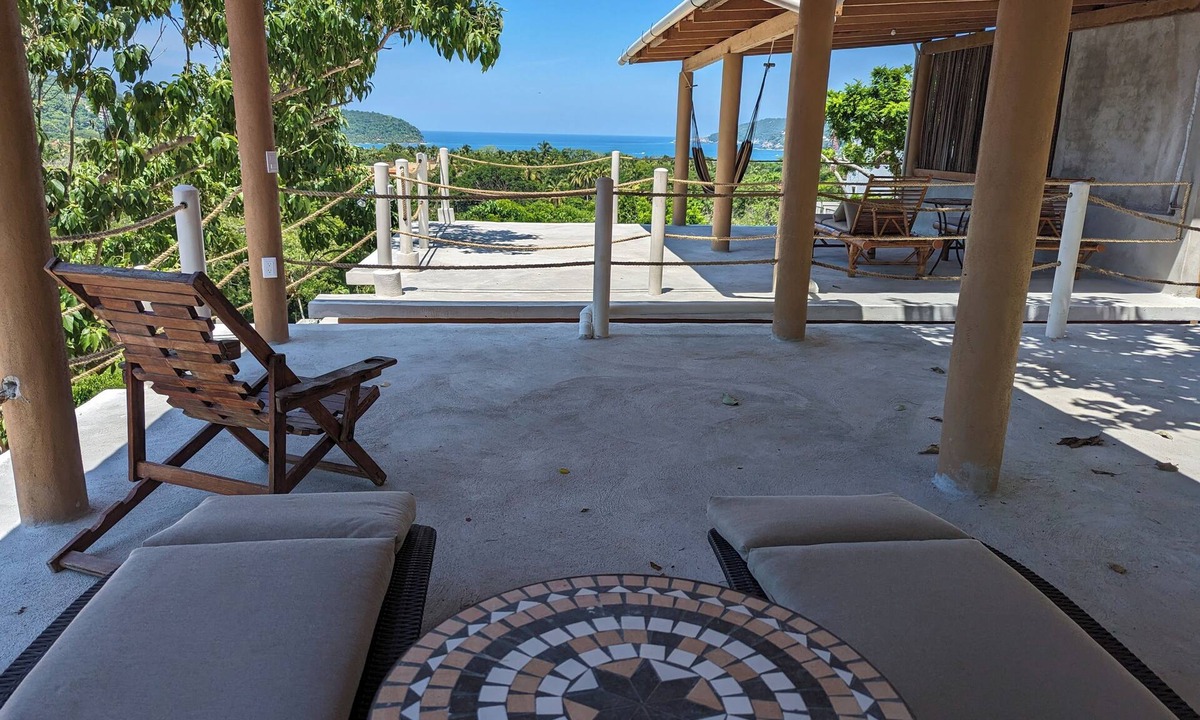 Zihuatanejo Bed & Breakfast | Casa Arcoiris Zihuatanejo