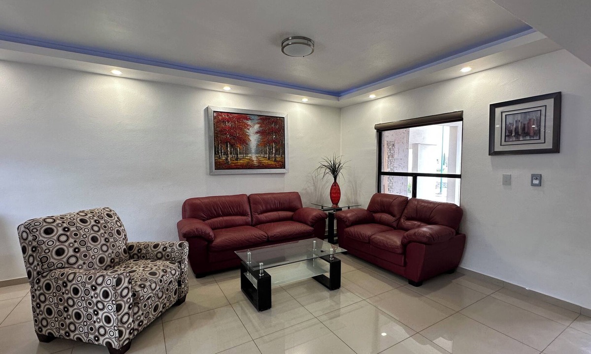 Juarez Municipality House | Casa Aurea near consulate gated community, 3bd, 3ba, A/C,