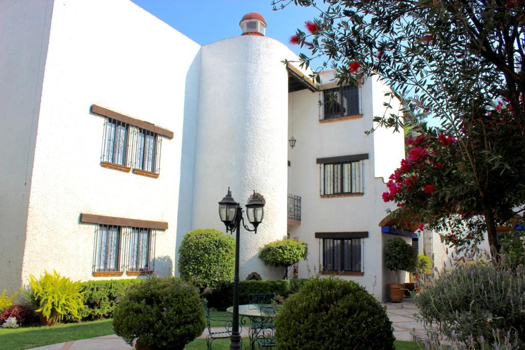 Del Carmen Bed & Breakfast | Casa Ayvar