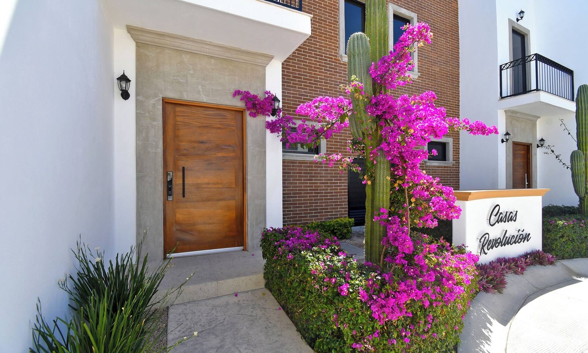 Esterito House | Casa Colibrí - built 2023, Sleeps 8, Secure, 2 blks to Malecon, Private-HTD Pool