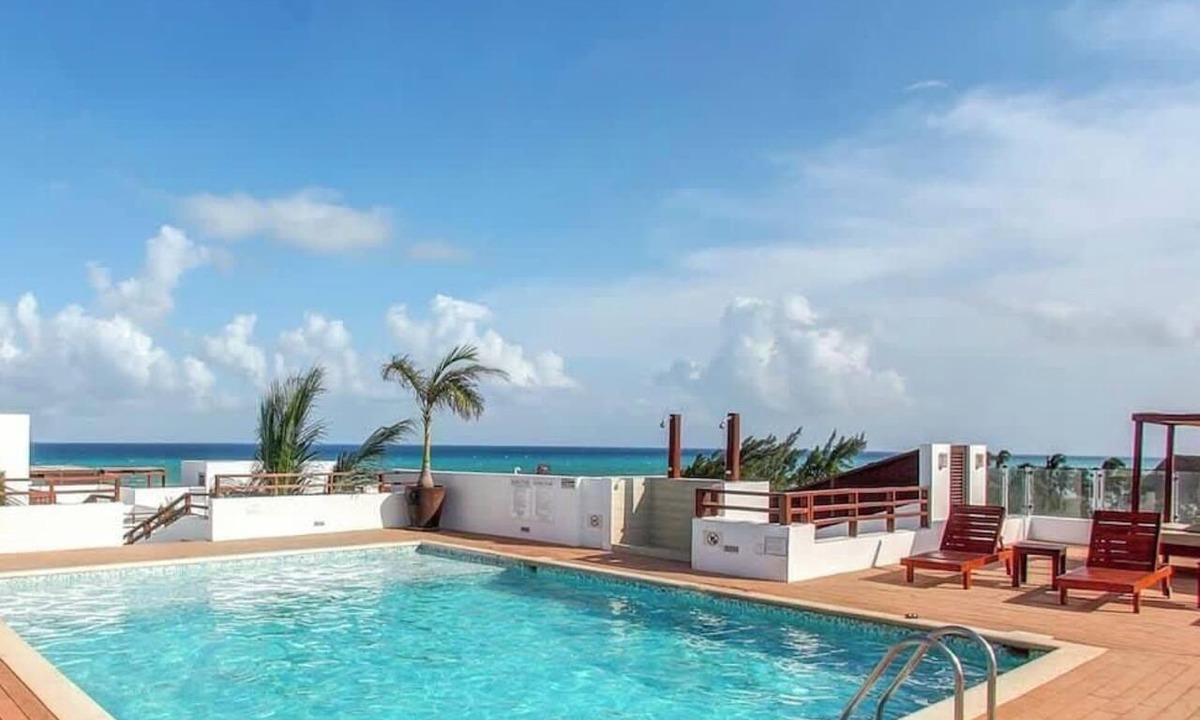 Zazil-ha Apartment | Casa del Mar - Rooftop Pool walk to Coco Beach