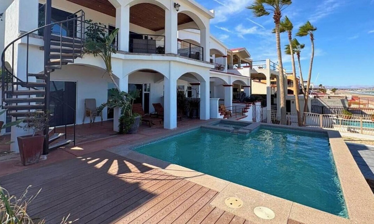 San Felipe House | Casa Francisco beachfront rental perfect for groups up to 14