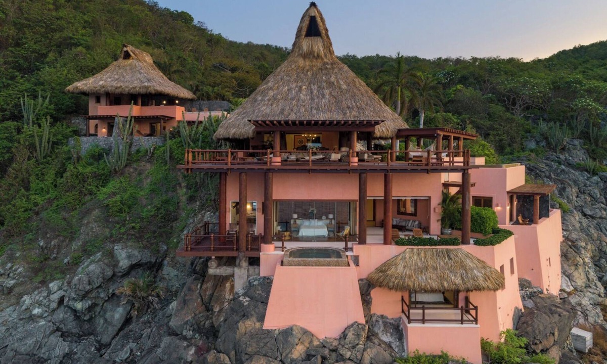 Cerro del Vigia Villa | Casa Garrobo: Luxury Oceanfront Cliff Compound with Chef, Staff & 3 Pools