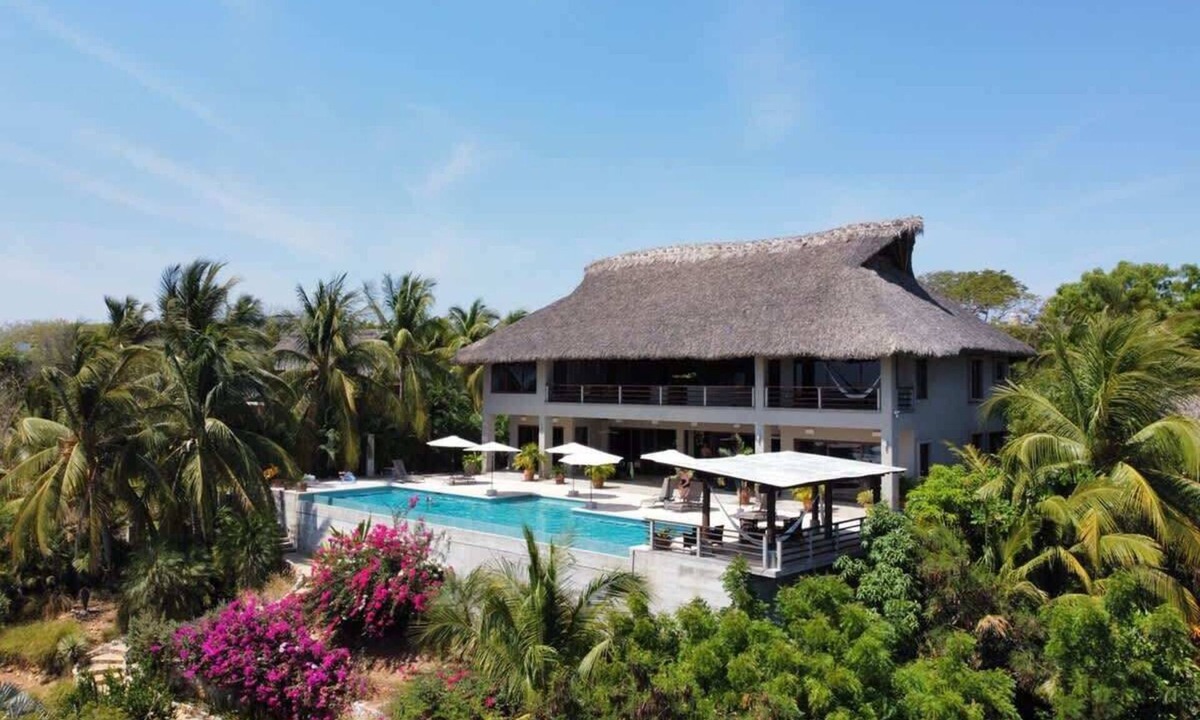 Barra de Colotepec House | Casa Julia | Stunning Views | Steps From The Beach